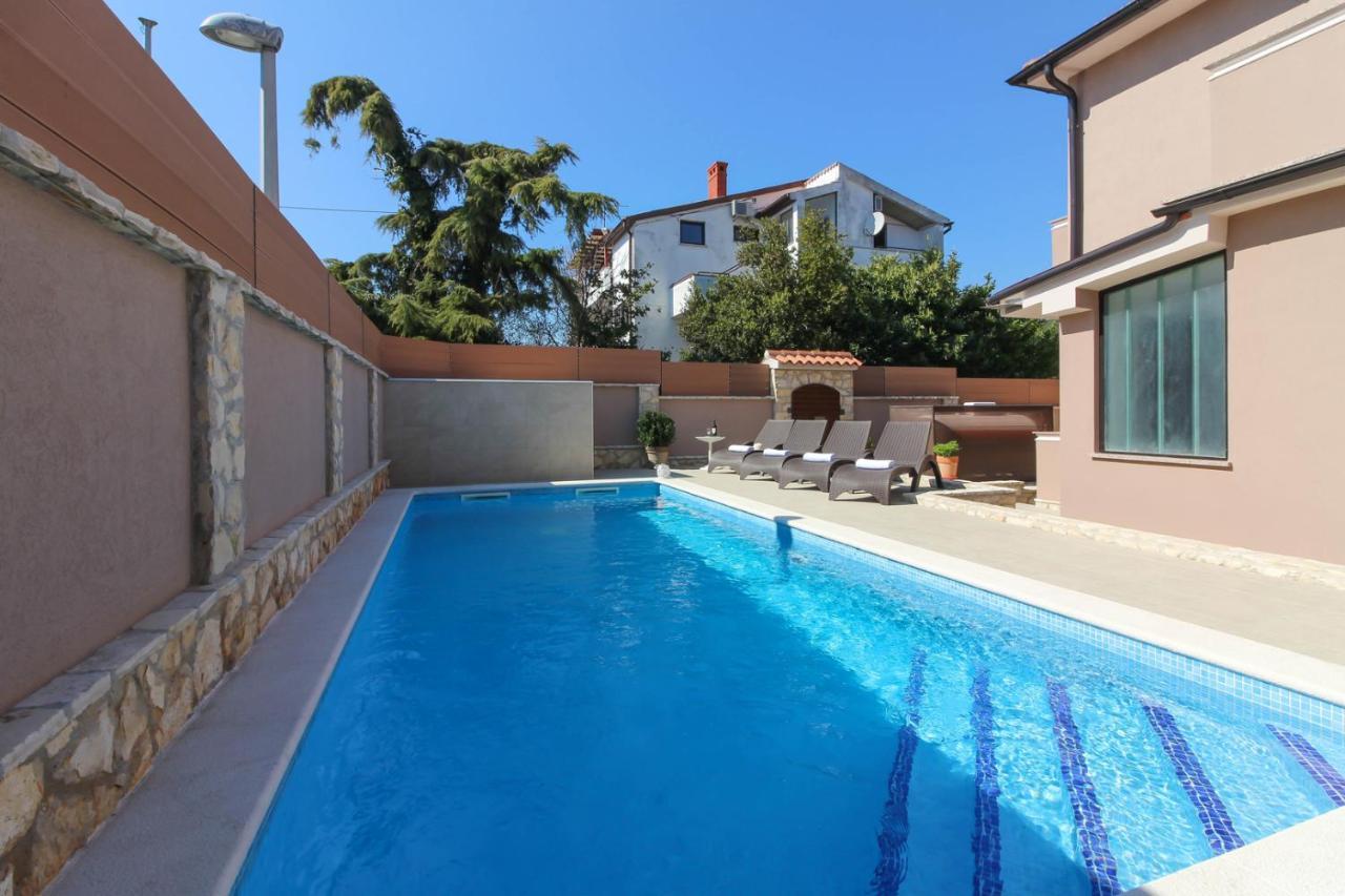 Vila Beautiful Magnifica With Private Pool In Pula