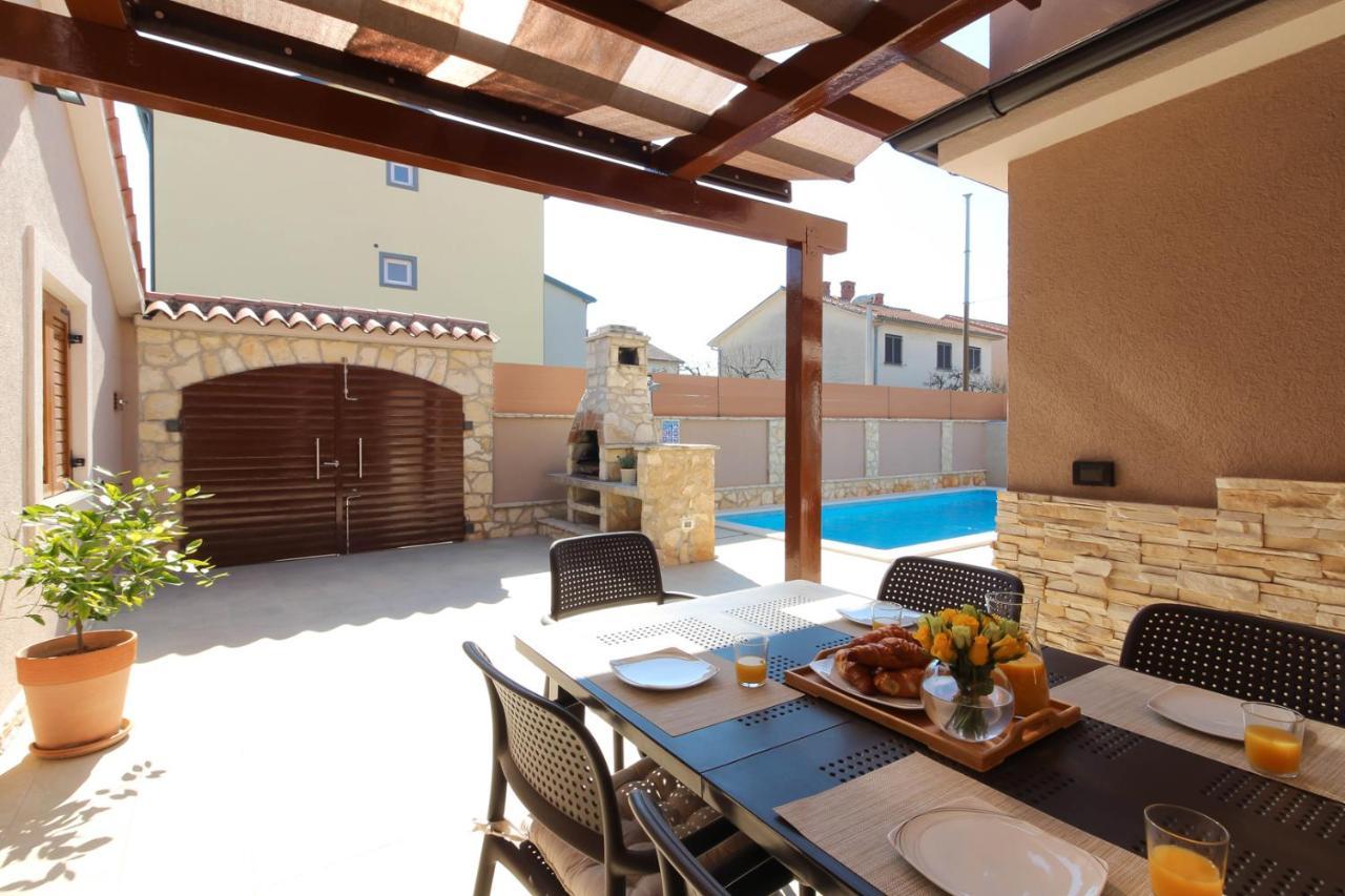 Vila Beautiful Magnifica With Private Pool In *