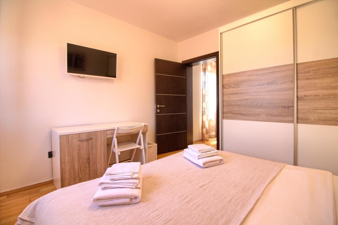 Beautiful Magnifica With Private Pool In * Pula