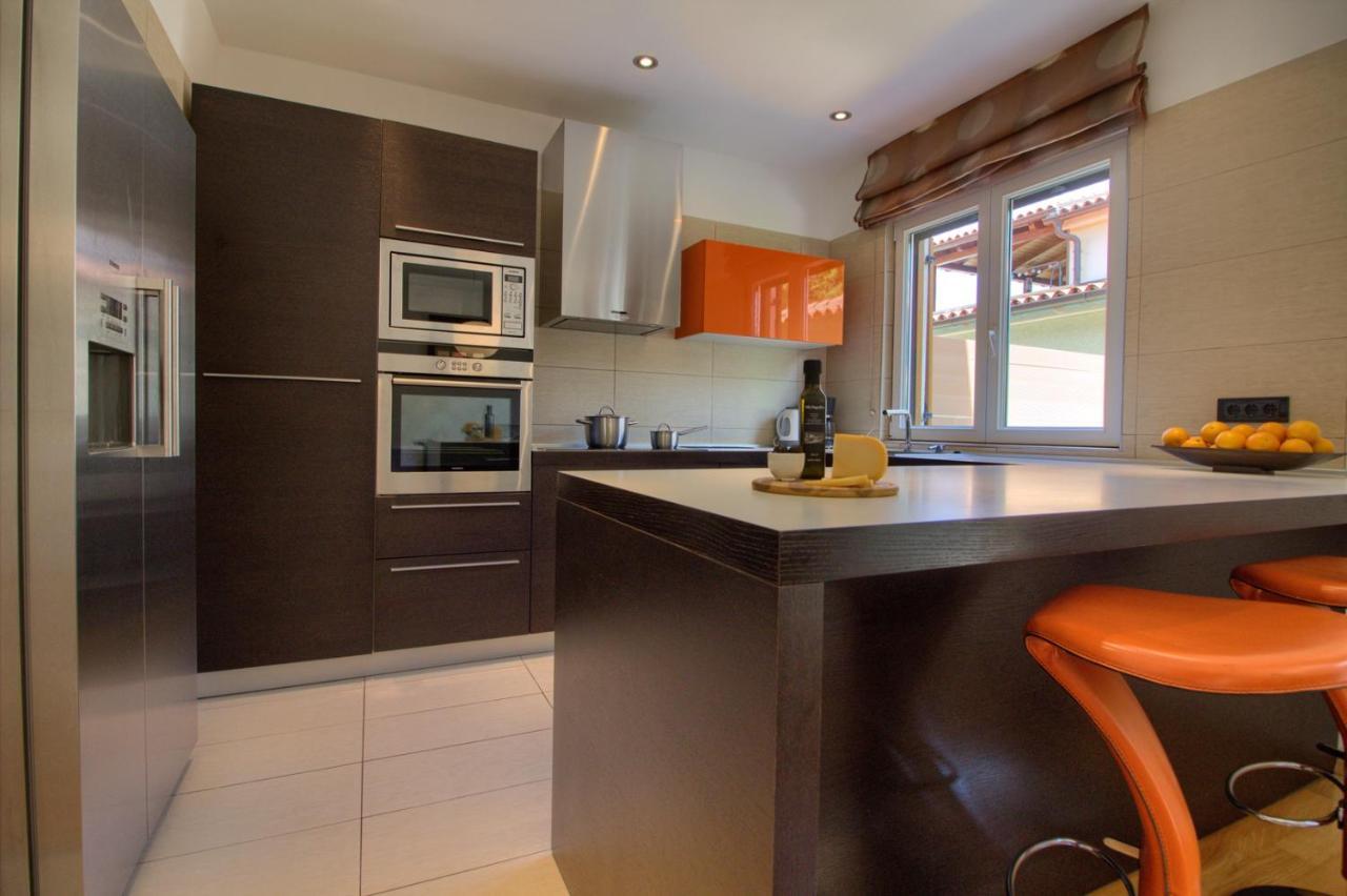 Beautiful Magnifica With Private Pool In Vila Pula