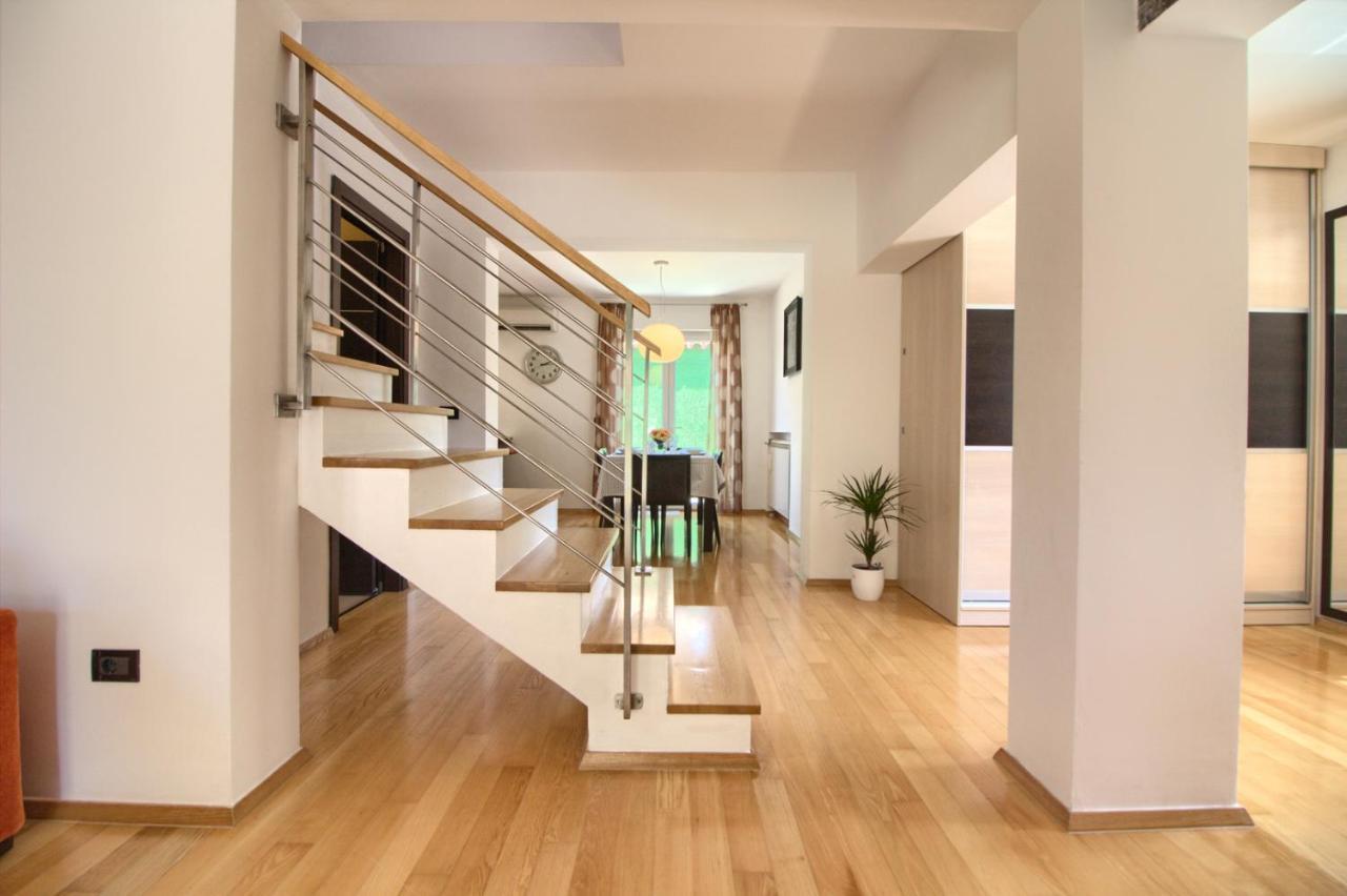 Beautiful Magnifica With Private Pool In Vila Pula