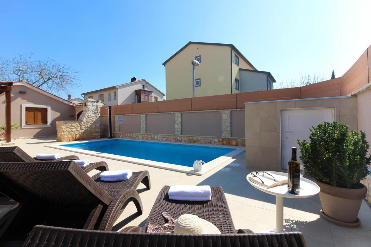 Beautiful Magnifica With Private Pool In * Pula