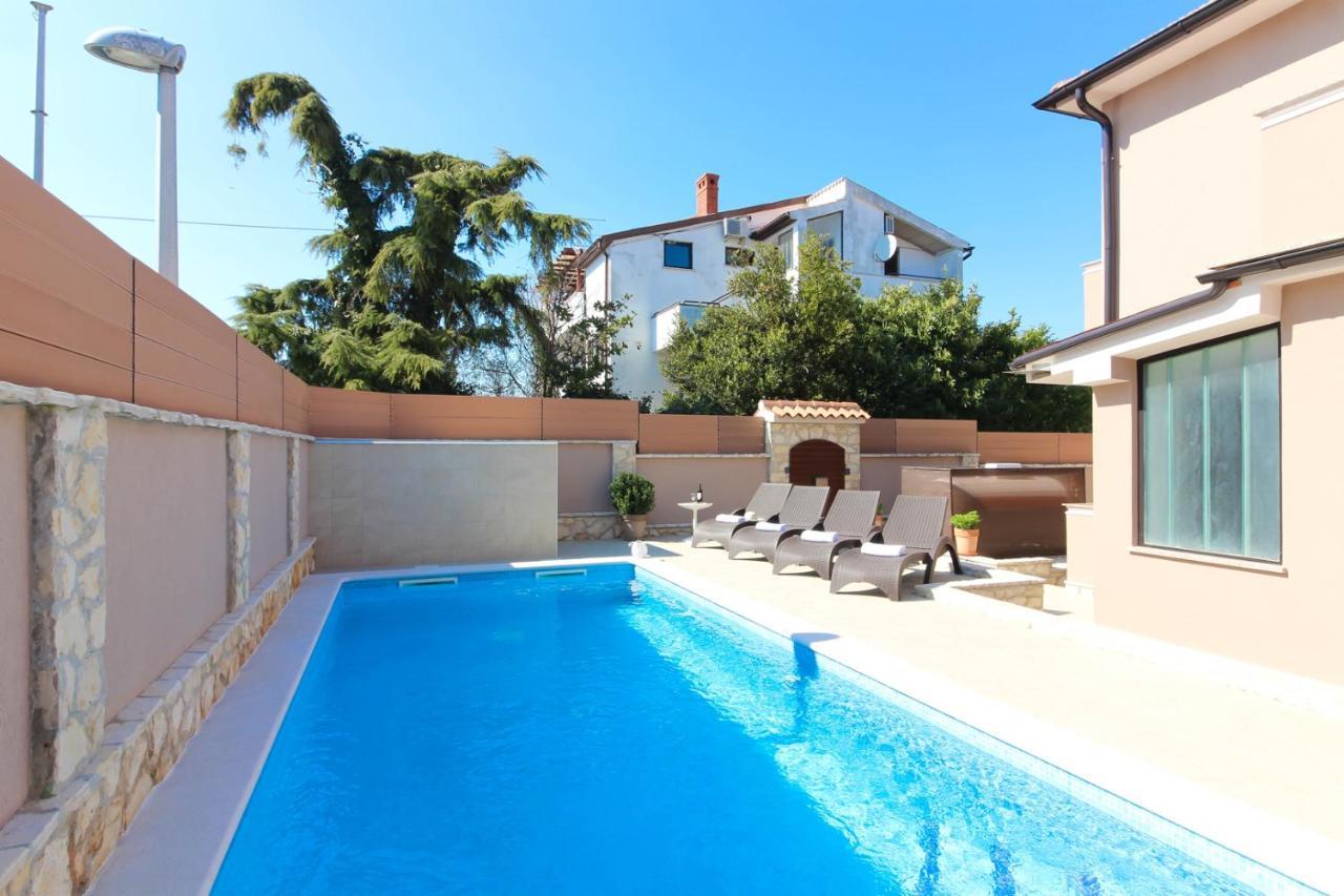 Beautiful Magnifica With Private Pool In * Pula